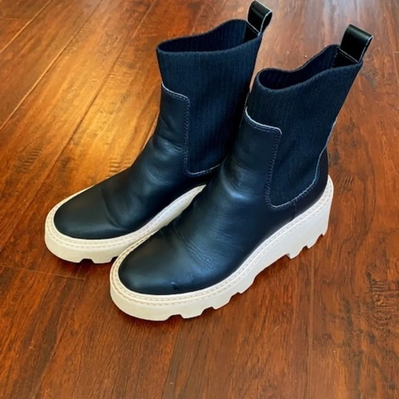 Dolce Vita Black Ankle Booties with Chunky Soles - Picture 1 of 9